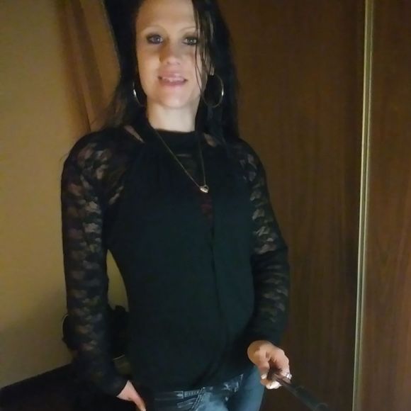 Meet your Posher, Jennifer - Picture 1 of 1